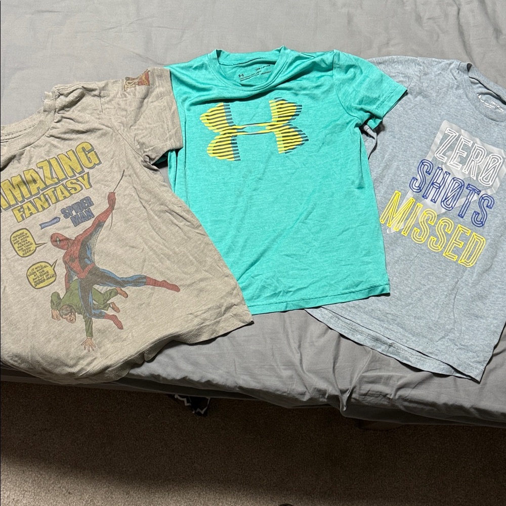 Lot- Under Armour Kids Aqua Graphic Tee